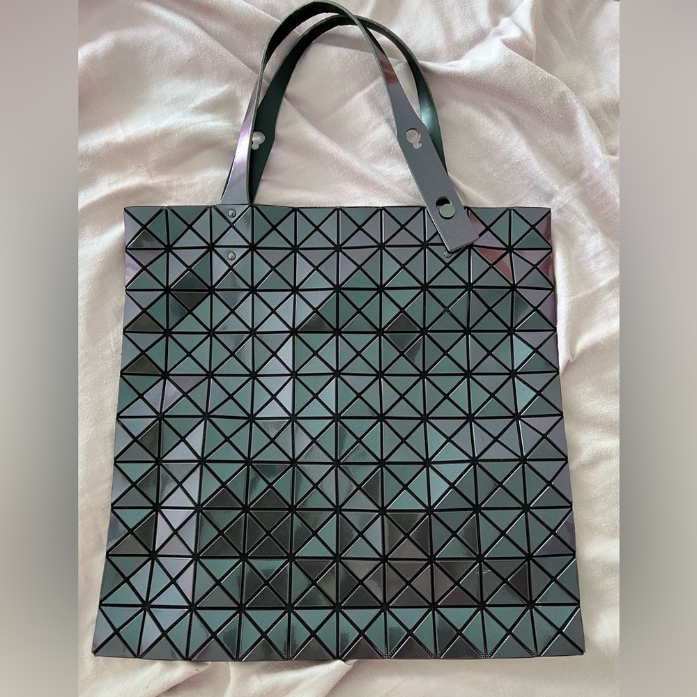 ISSEY MIYAKE BAOBAO